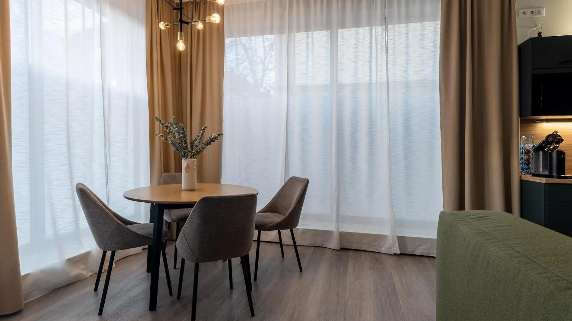 Modernes 2-Zimmer Apartment - Naehe Stadtpark, U-Bahn, Altstadt, Parken 뉘른베르크 0*,
